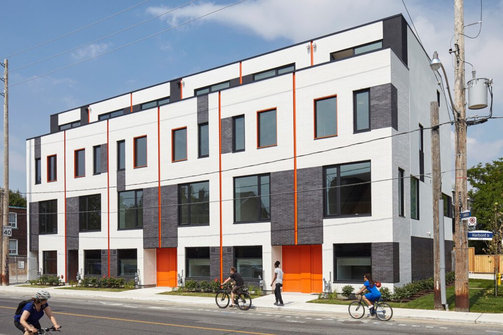 Oben Flats – Harbord Towns